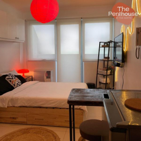 Penthouse Studio with Balcony Good for 3
